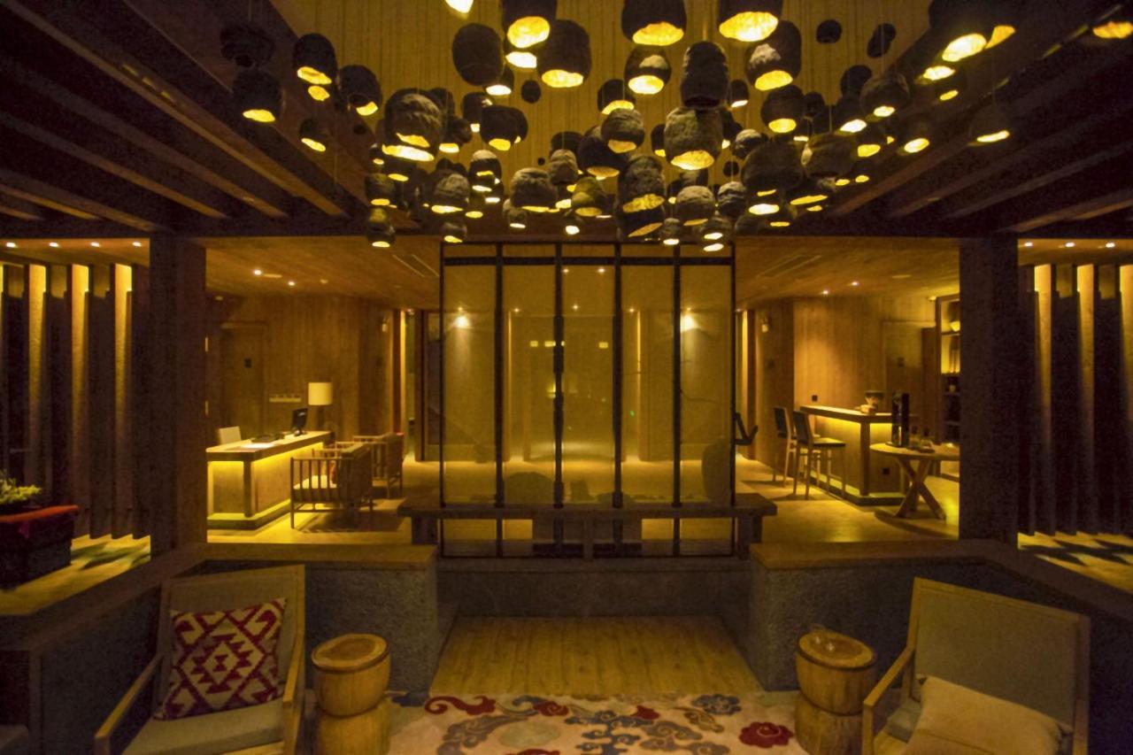 Lux* Tea Horse Road Benzilan Hotell Exteriör bild